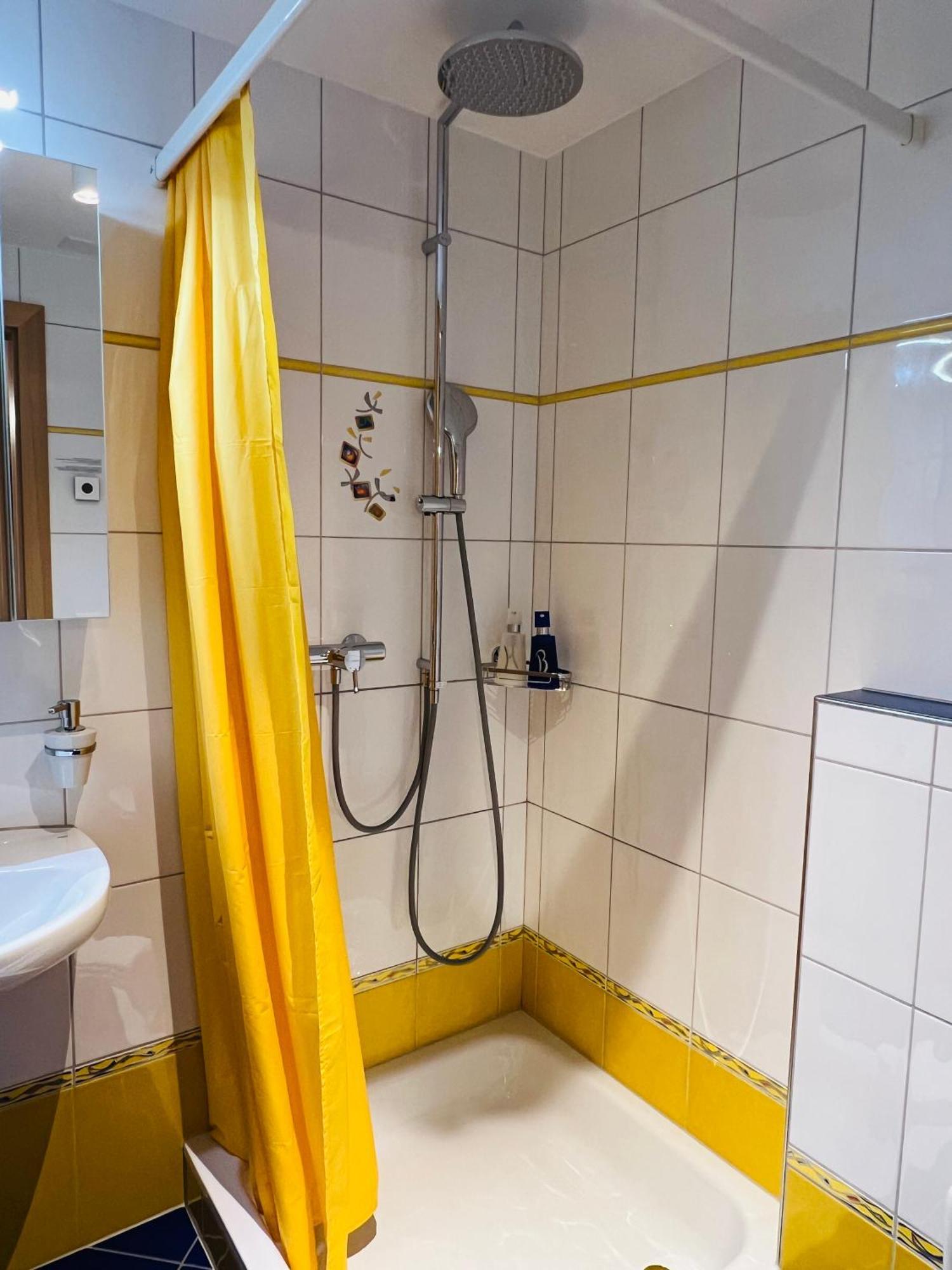 Wonderful & Private Room With En-Suite Bathroom Triesenberg Eksteriør bilde
